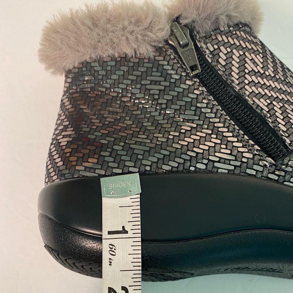 ALEGRIA Meri Pewter Dazzle Booties size 6 NWOT - Picture 9 of 9